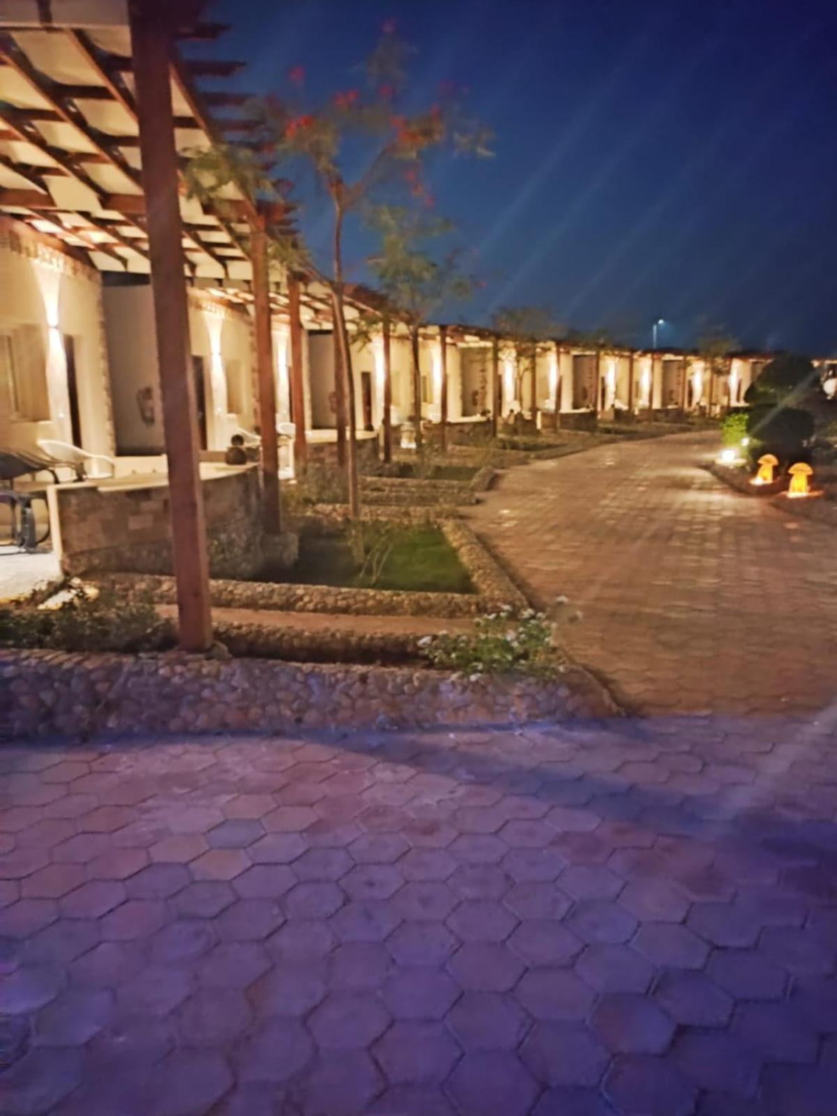 Dolphin Continental Hotel El Qoseir ภายนอก รูปภาพ