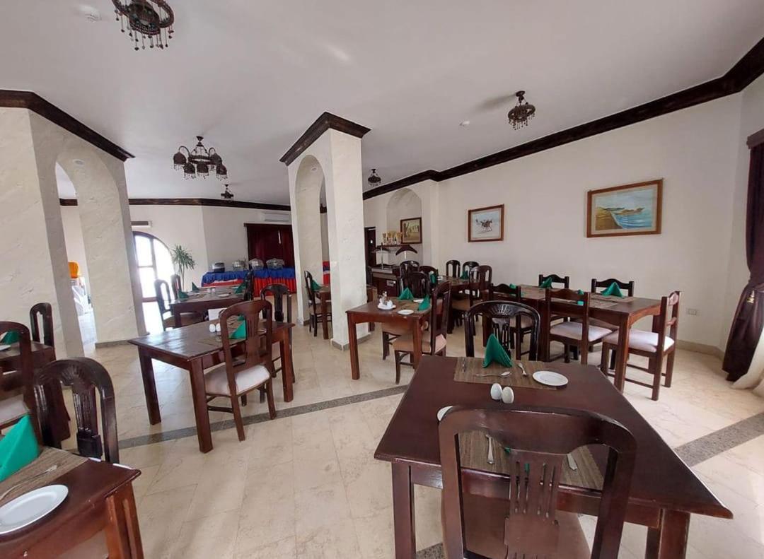 Dolphin Continental Hotel El Qoseir ภายนอก รูปภาพ