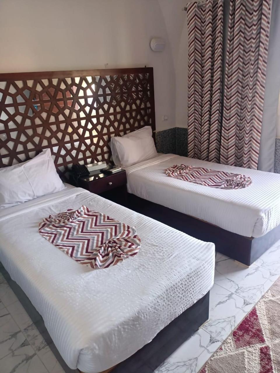 Dolphin Continental Hotel El Qoseir ภายนอก รูปภาพ